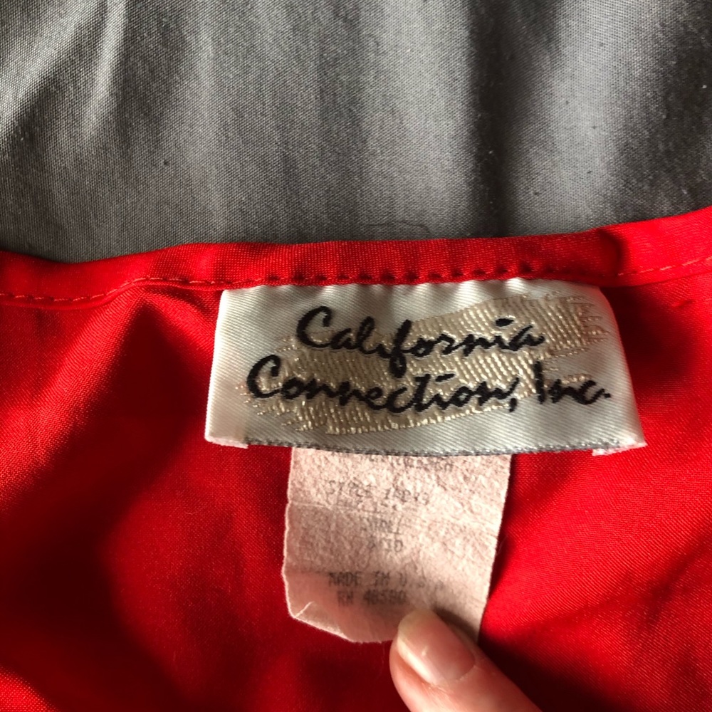 🆑⚡️Red lightweight top - Picture 3 of 4